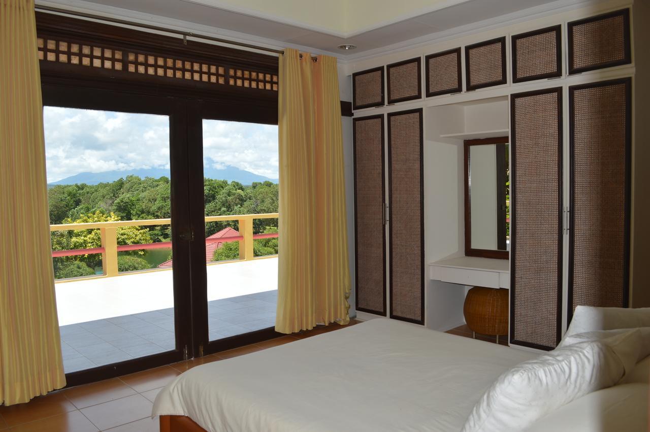 Porta Verde Resort Villas Caliraya Dolores  エクステリア 写真