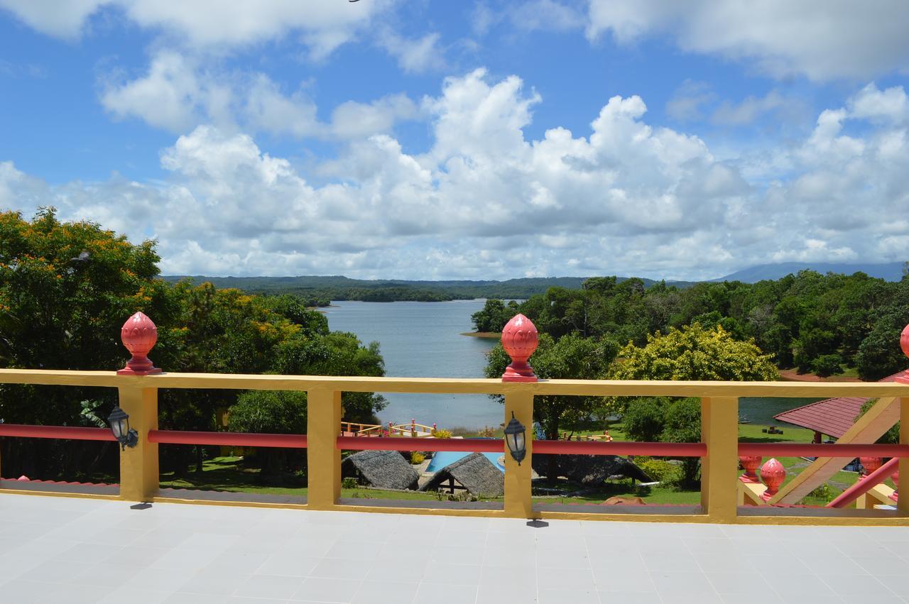 Porta Verde Resort Villas Caliraya Dolores  エクステリア 写真