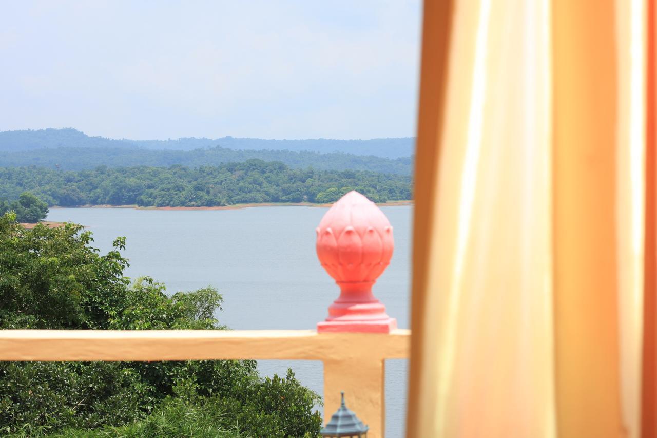 Porta Verde Resort Villas Caliraya Dolores  エクステリア 写真