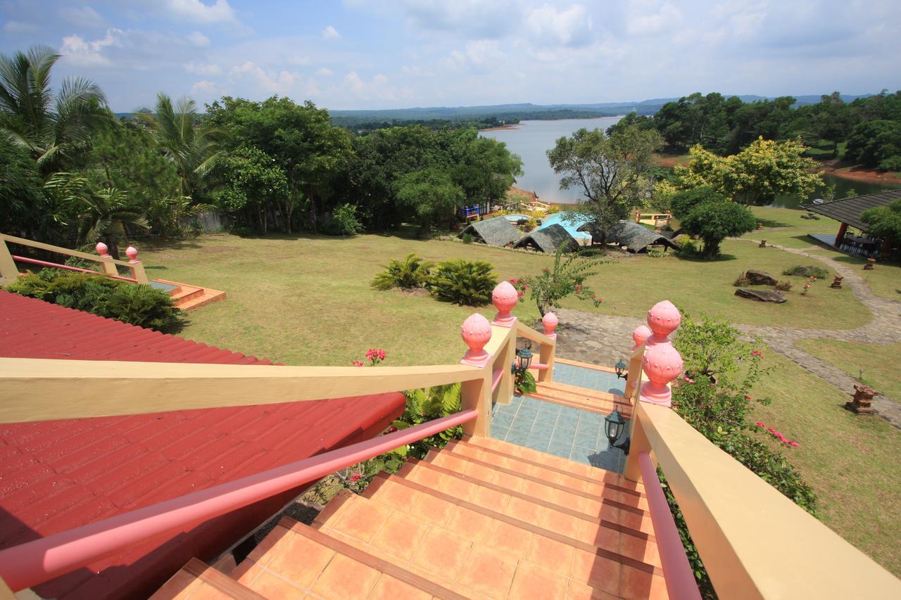 Porta Verde Resort Villas Caliraya Dolores  エクステリア 写真