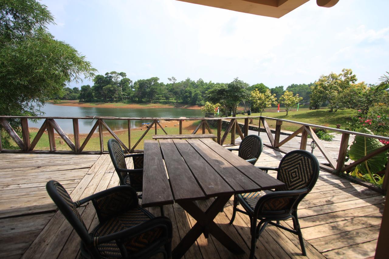 Porta Verde Resort Villas Caliraya Dolores  エクステリア 写真