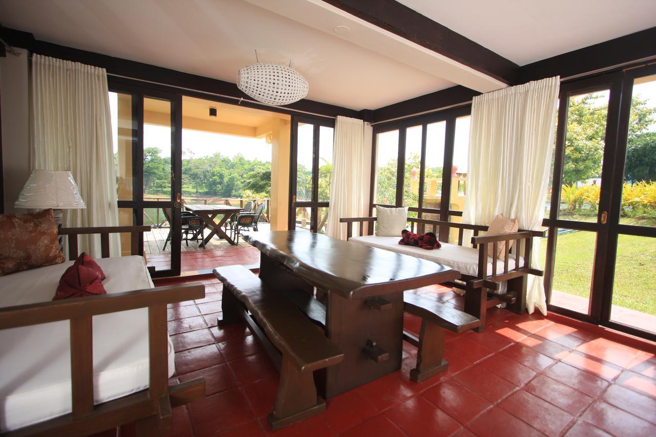 Porta Verde Resort Villas Caliraya Dolores  エクステリア 写真